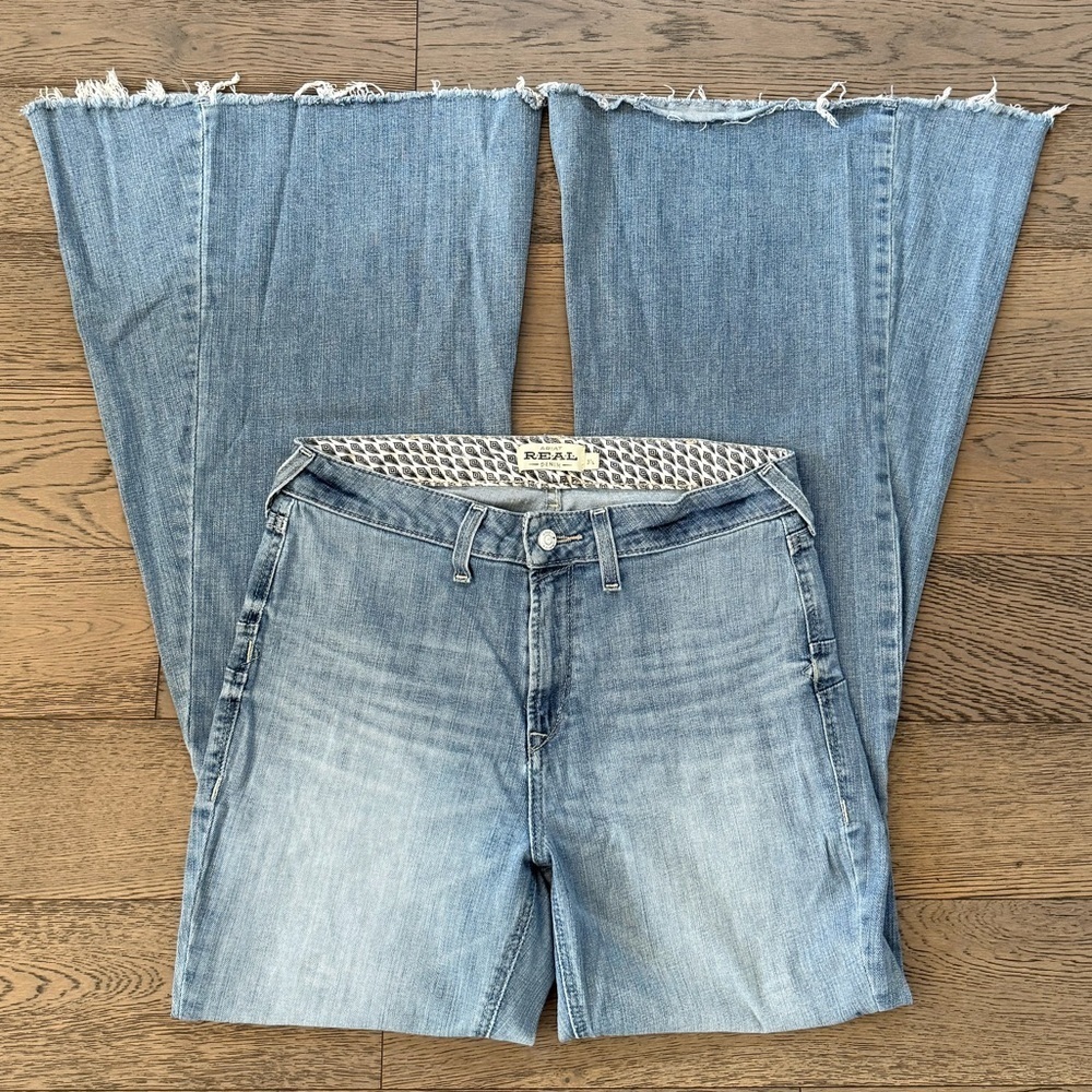 Ariat Real Denim High Rise Frayed Hem Flare Jeans - Picture 6 of 14